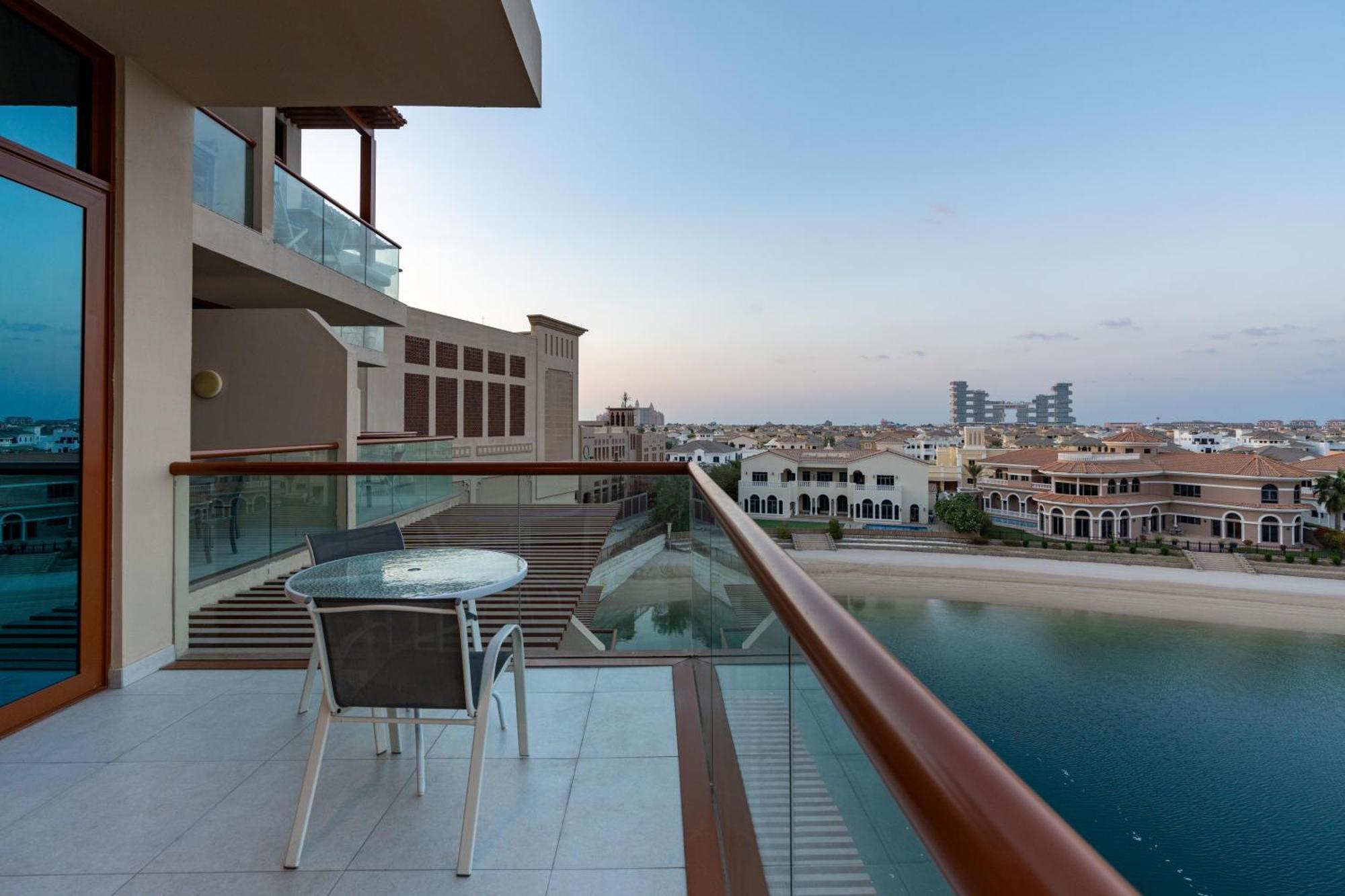 Deluxe Waterfront Unit In Heart Of Palm Jumeirah *