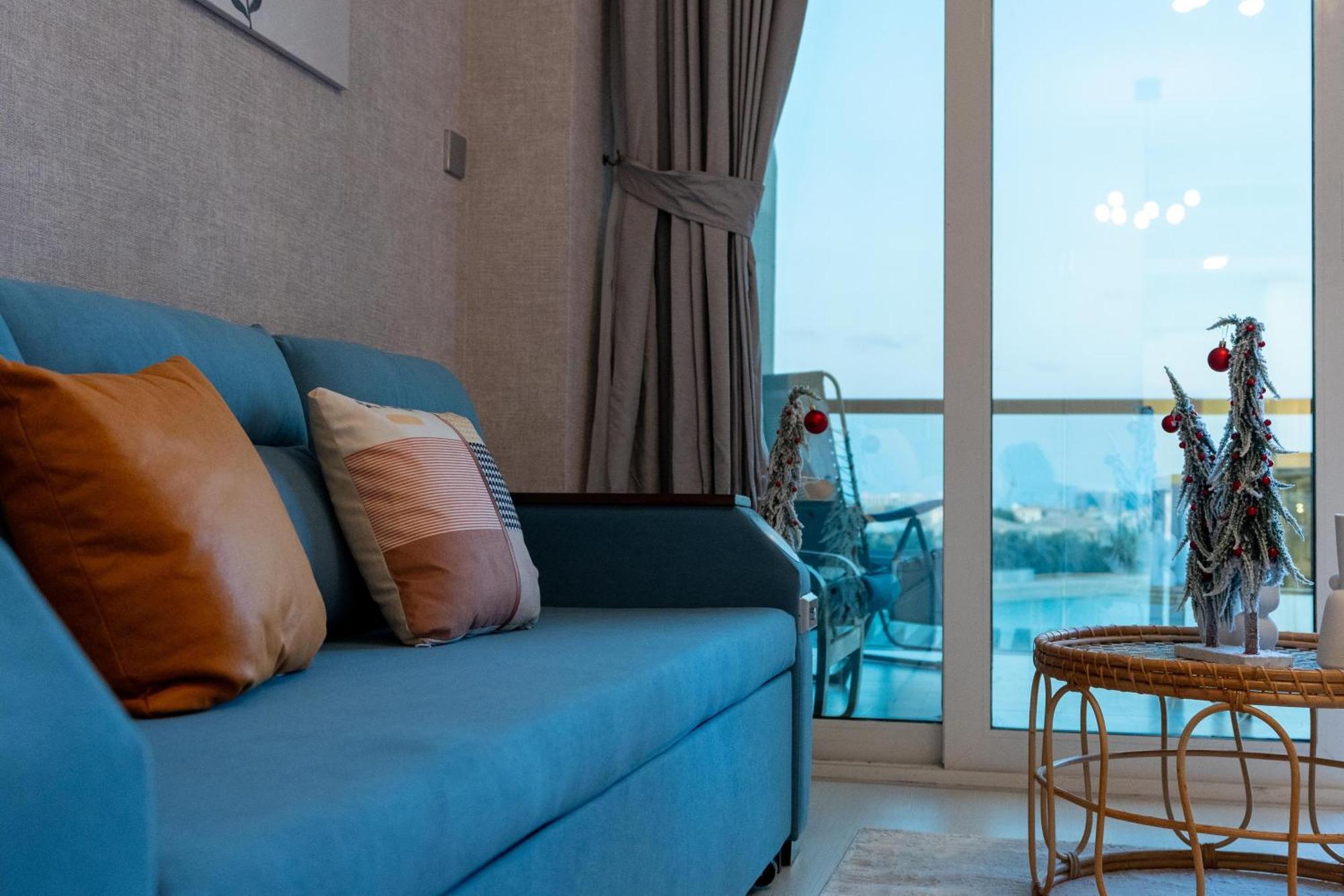 Deluxe Waterfront Unit In Heart Of Palm Jumeirah *