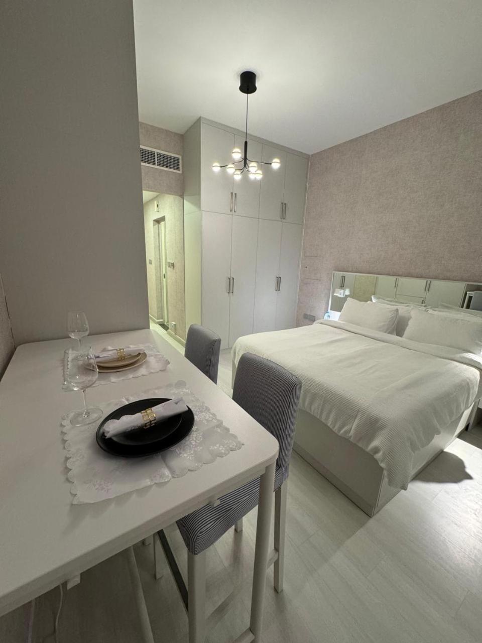 Deluxe Waterfront Unit In Heart Of Palm Jumeirah Dubai