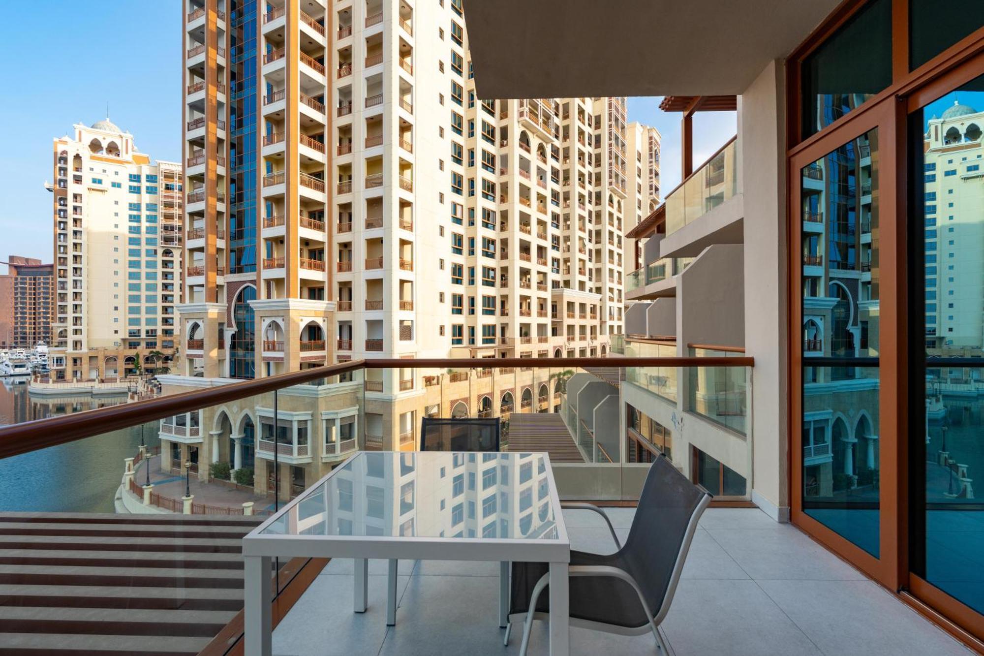 Deluxe Waterfront Unit In Heart Of Palm Jumeirah Apartment