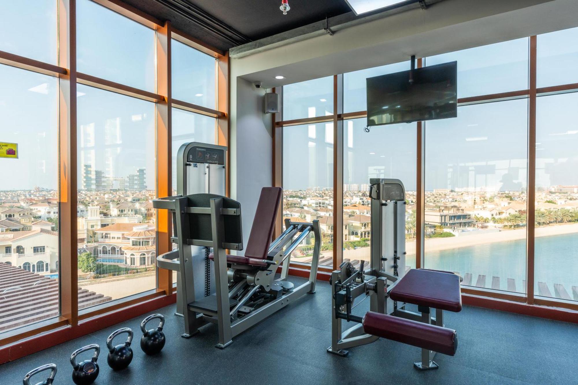 Apartment Deluxe Waterfront Unit In Heart Of Palm Jumeirah Dubai